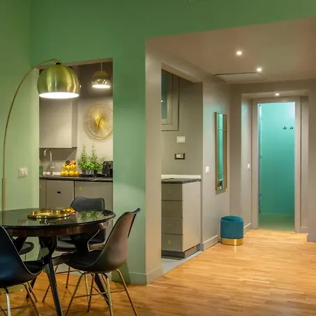 Spanish Steps Apartment *