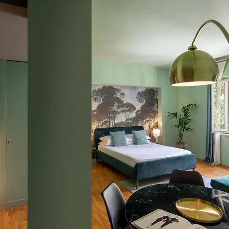 Spanish Steps Apartment *