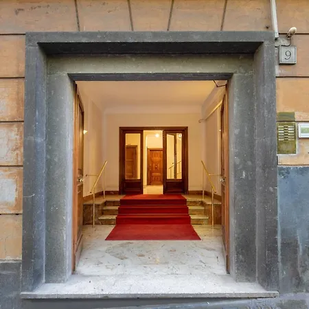 Spanish Steps Apartment *