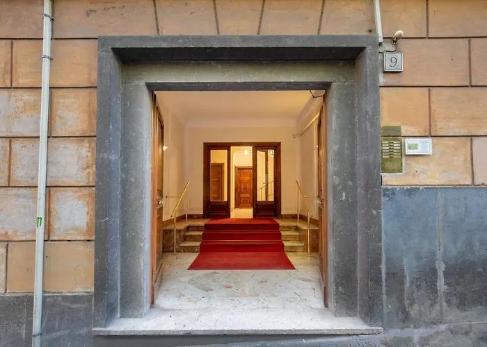 Spanish Steps Apartment *